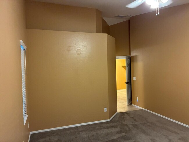 Building Photo - 12053 N 141st Dr