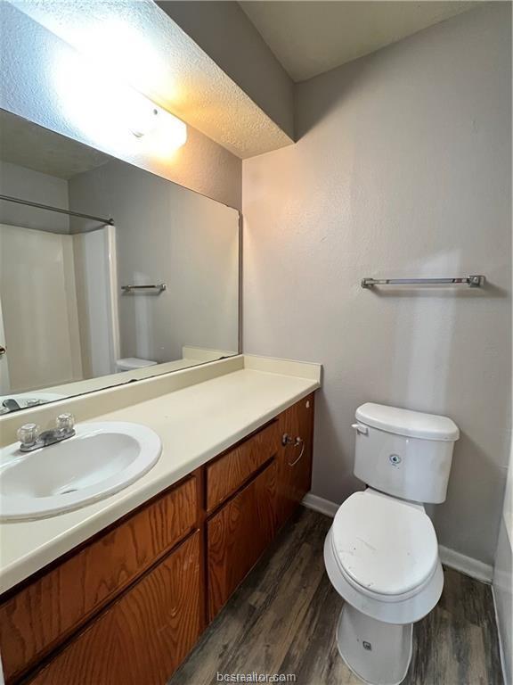 Building Photo - 906 Spring Loop