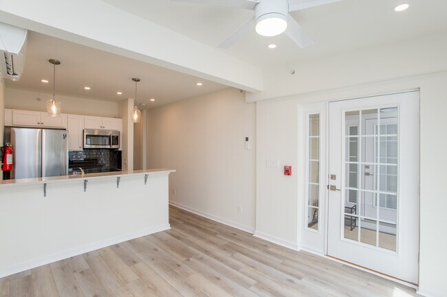 Building Photo - 41 Bridge St