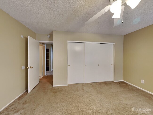 Building Photo - 5223 W Aster Dr