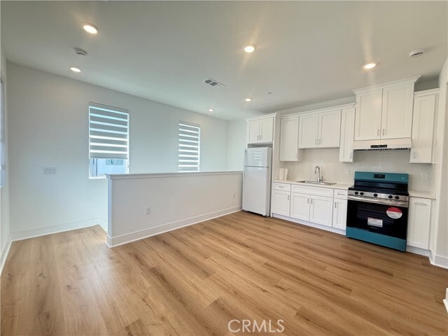 Building Photo - 301 Shoveler