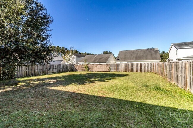 Building Photo - 3 Blackberry Ln