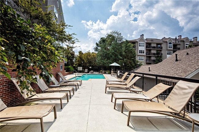 Building Photo - 4248 River Green Dr NW