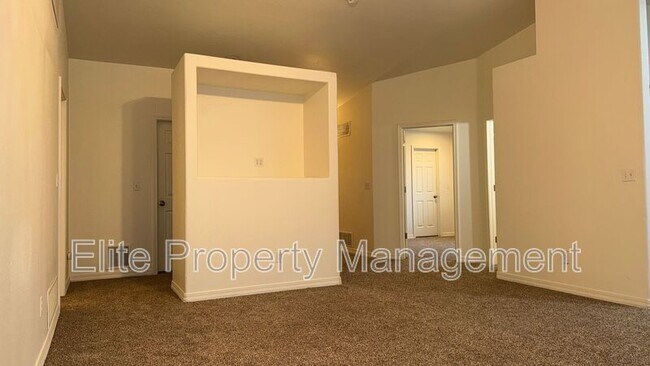 Building Photo - 195 S Stardust Ct