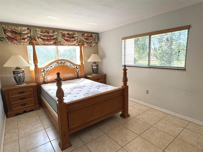 Building Photo - 7400 Miami Lakes Dr