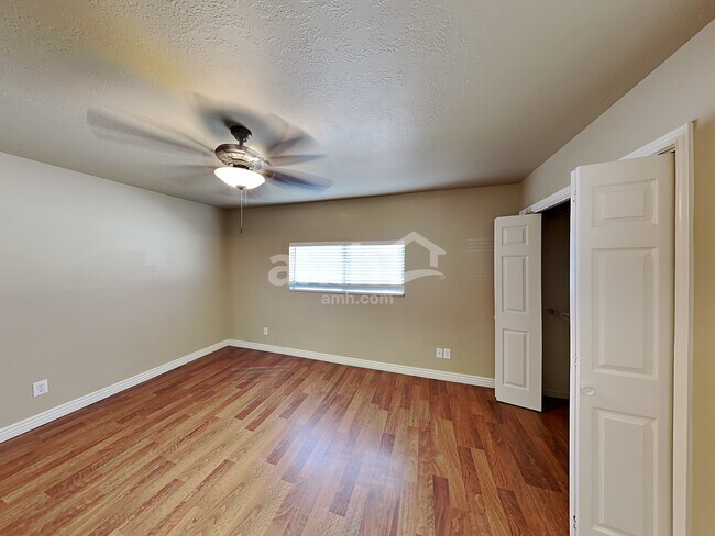 Building Photo - 1329 E 410 S St