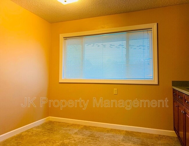 Building Photo - 4613 5th Ave S