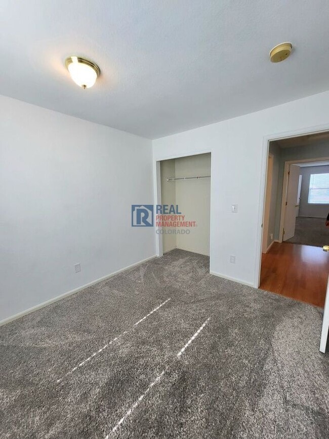 Building Photo - 5467 S Quatar Ct