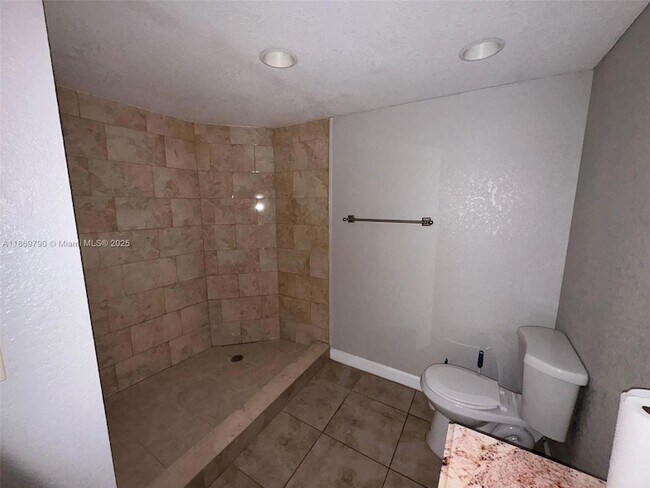 Building Photo - 3301 Spanish Moss Terrace