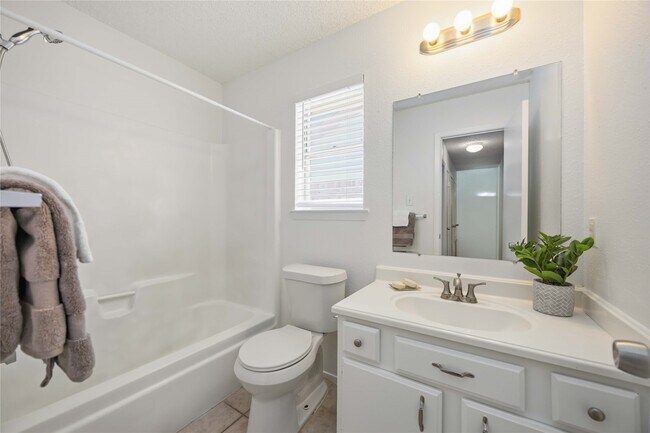 Building Photo - 1131 Rock Canyon Dr