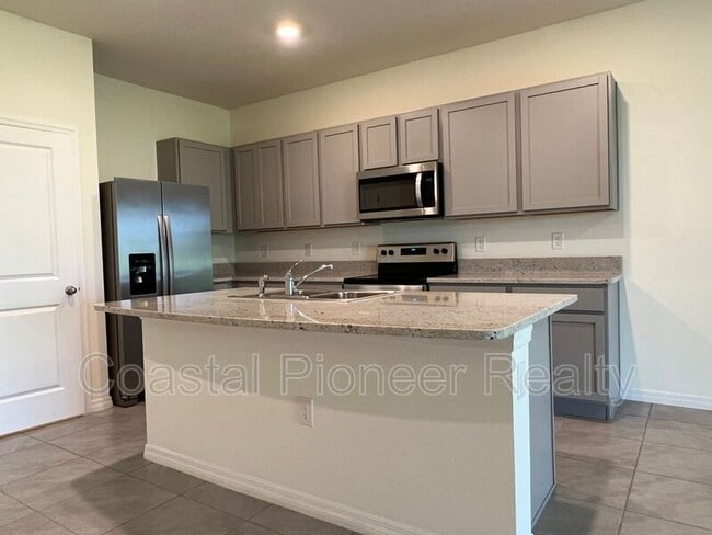 Building Photo - 5330 Dragonfly Dr