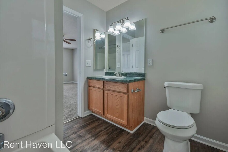 Building Photo - 136 Bay Front Dr