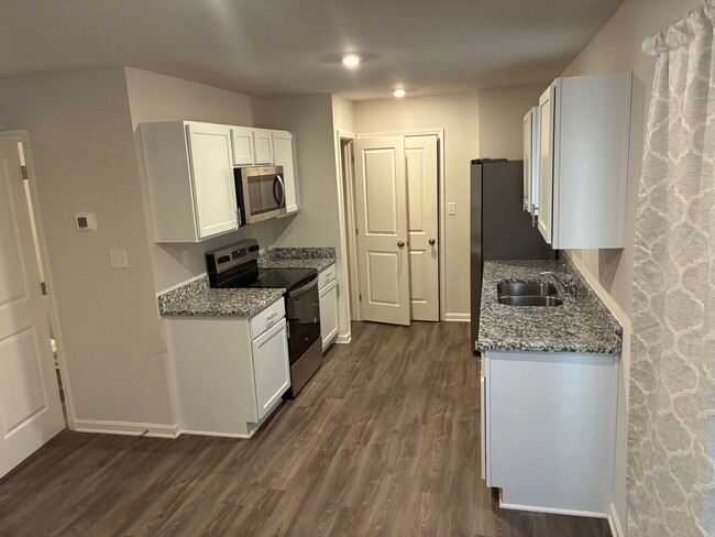 Building Photo - 105 S Osprey Ct