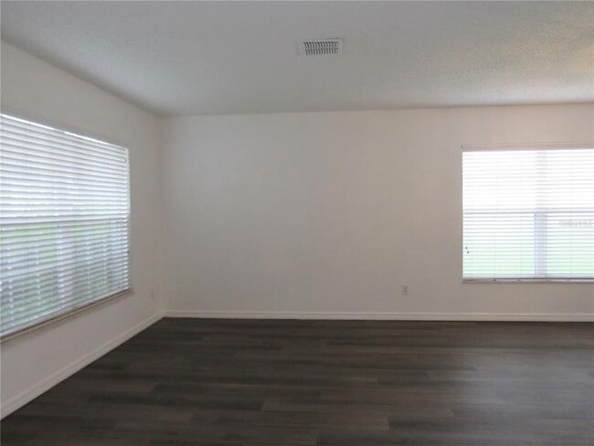 Building Photo - 202 Walnut Crest Run
