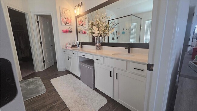 Building Photo - 125 Raleigh Dr