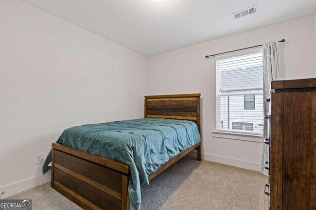 Building Photo - 94 Garrison Dr