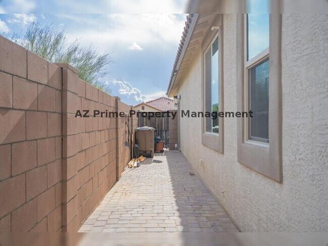 Building Photo - 16512 W Desert Ln