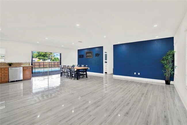 Building Photo - 10591 SW 122nd Ct