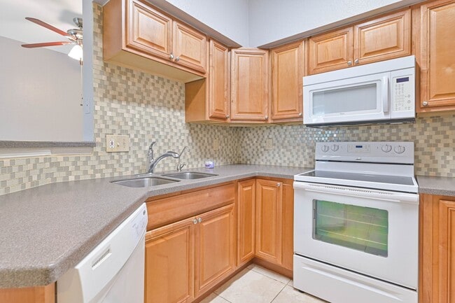 Building Photo - 23580 Walden Center Dr