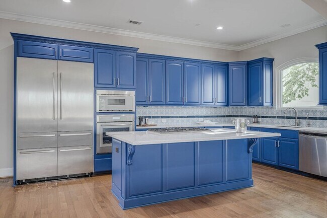 Building Photo - 4701 Inker St