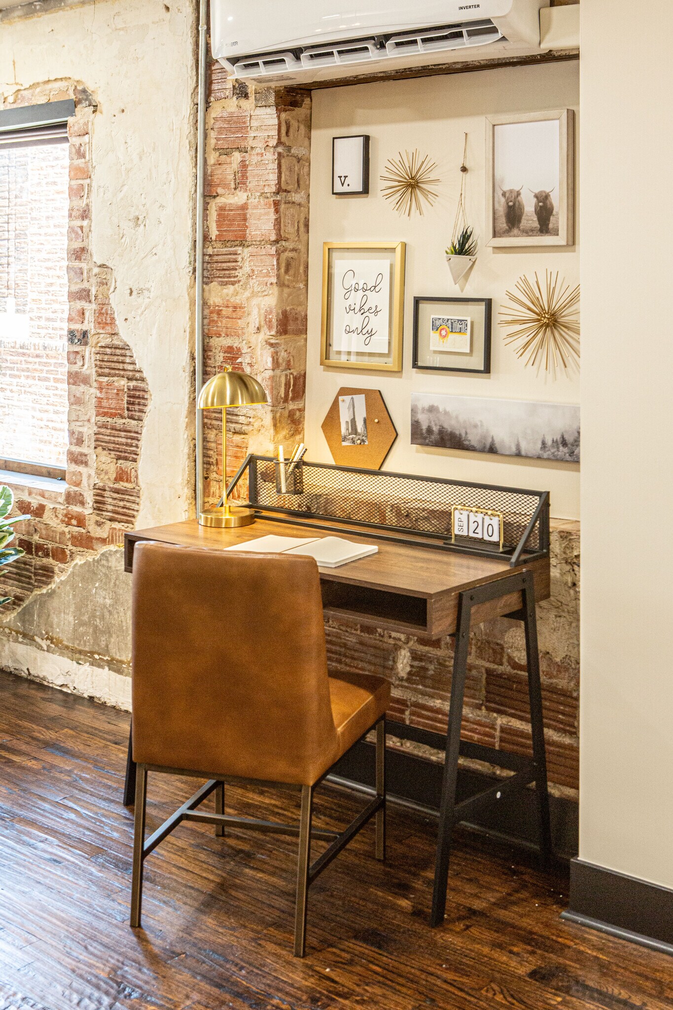 Building Photo - 144 E 21st St