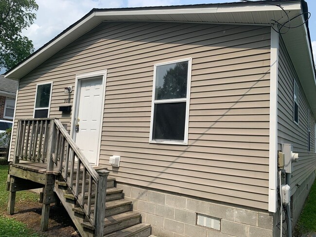 Building Photo - Apply Today! First Month Rent Free