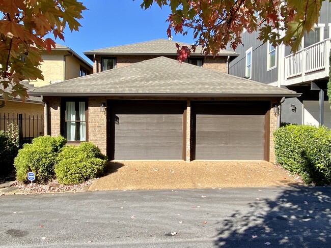 Building Photo - 975 N Ormewood Park Dr SE