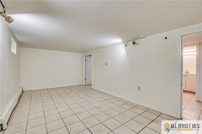 Building Photo - 81 Coakley St