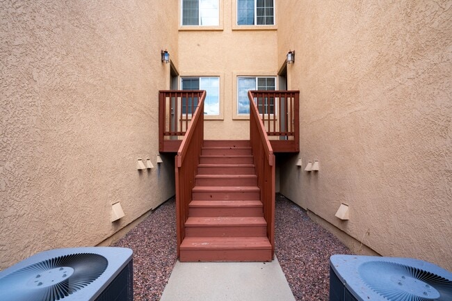Building Photo - 615 Bosque Vista Point