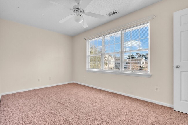 Building Photo - 57 Pirates Cove Dr