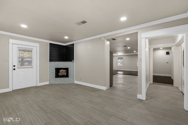 Building Photo - 1606 Joy Dr