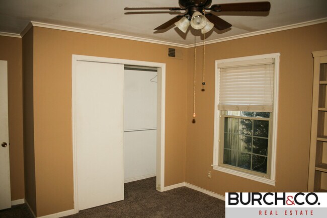 Building Photo - 1515 Kitchen St