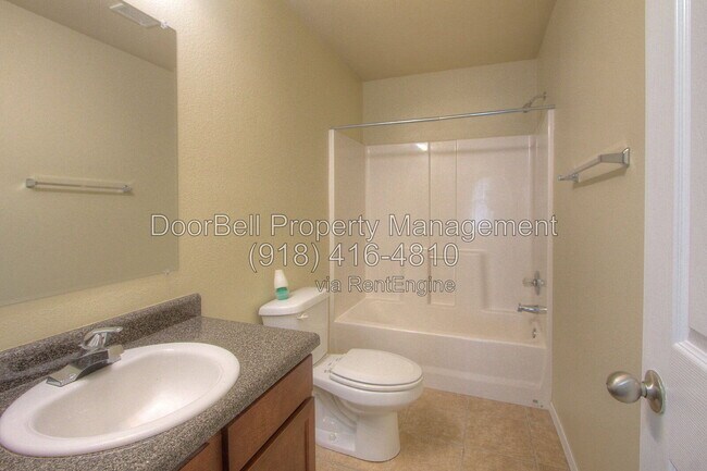 Building Photo - 5807 N 34th St