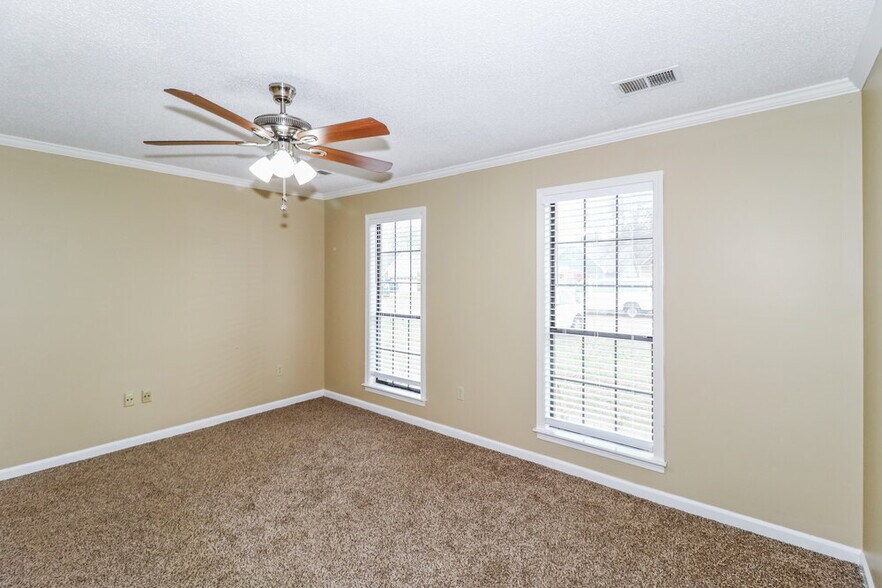 Building Photo - 2691 Country Lawn Cove