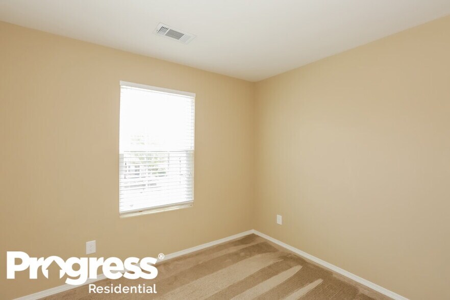 Building Photo - 6329 Highland Commons Dr