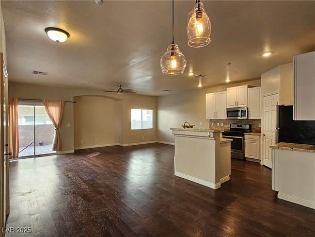 Building Photo - 5545 Dueces Wild Ct