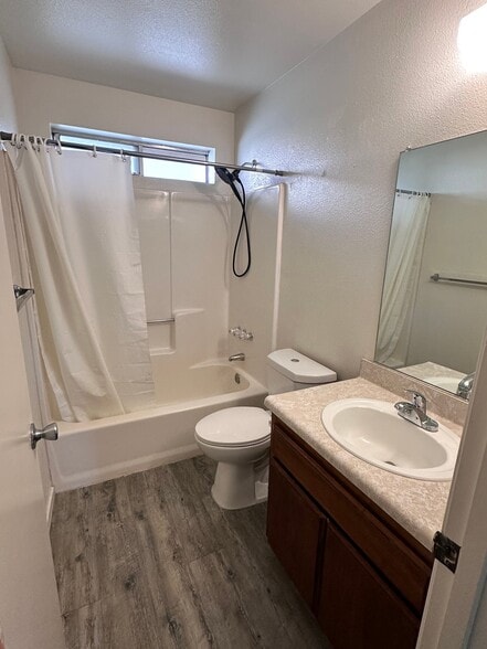 Building Photo - 1431 Cimarron Ct