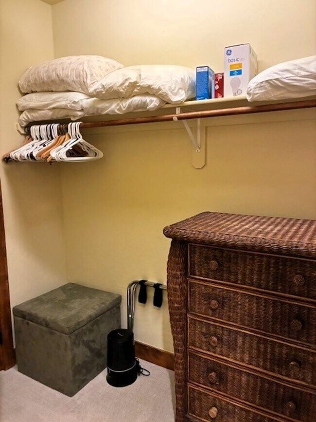 Building Photo - Summer Seasonal Rental - The Cache at Union Creek #3-101