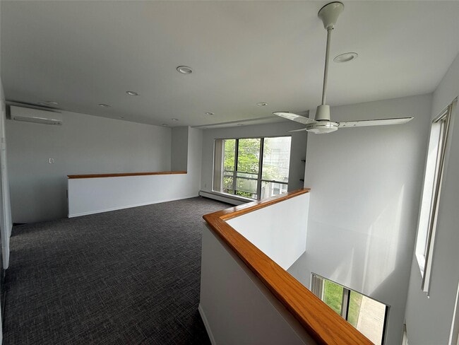 Building Photo - 39 Linwood Rd S