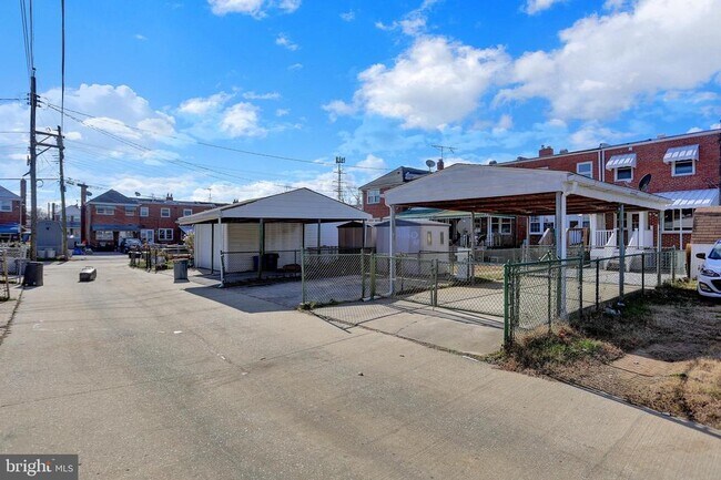 Building Photo - 2857 Plainfield Rd