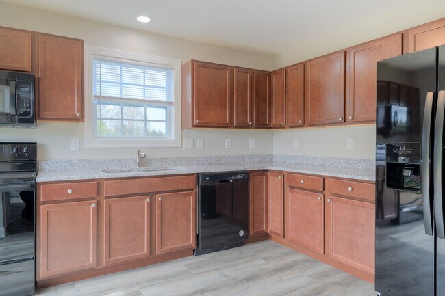 Building Photo - Available for the 2026-2027 lease term.