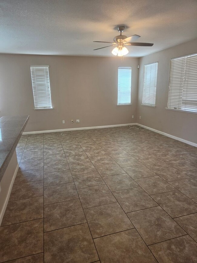 Building Photo - Stunning 4 Bed, 4 Bath Two-Story Home