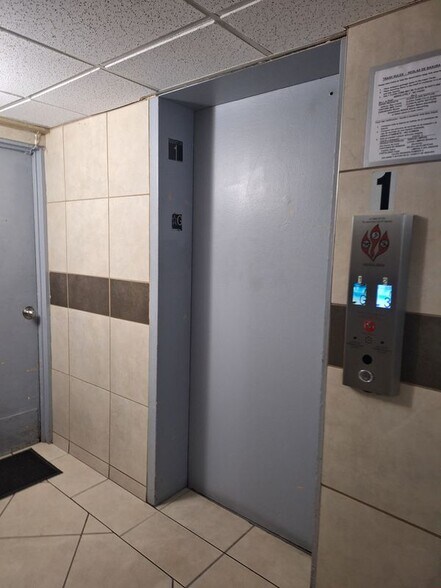 Building Photo - 201 180th Dr