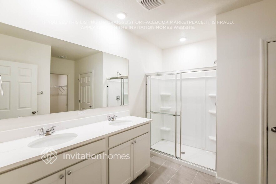 Building Photo - 9667 Seaspray Dr