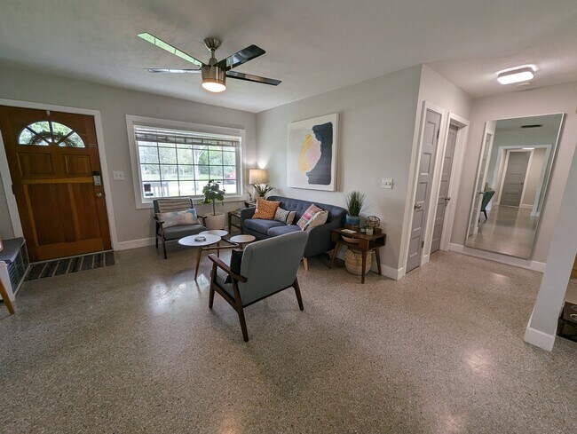 Building Photo - 3701 Ibis Dr