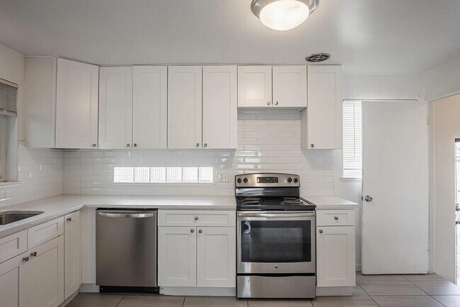 Building Photo - Charming duplex in Platt Park for rent