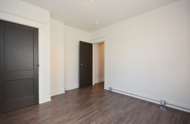 Building Photo - SPACIOUS AND MODERN HOUSE IN OAKLAND AVAILABLE AUGUST!