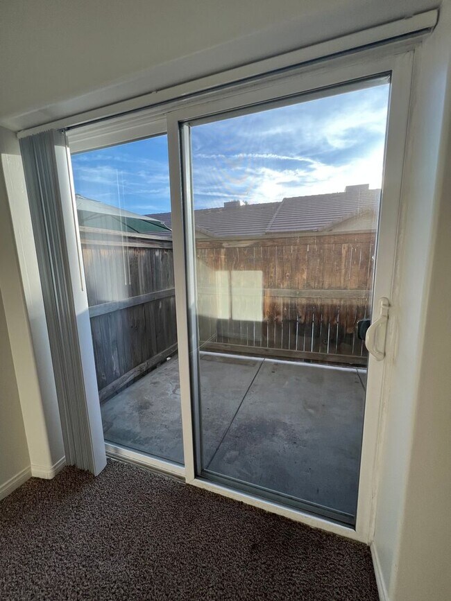 Building Photo - 712 Meadow Grove Ct