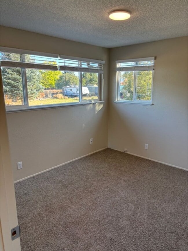 Building Photo - 62970 Florence Dr