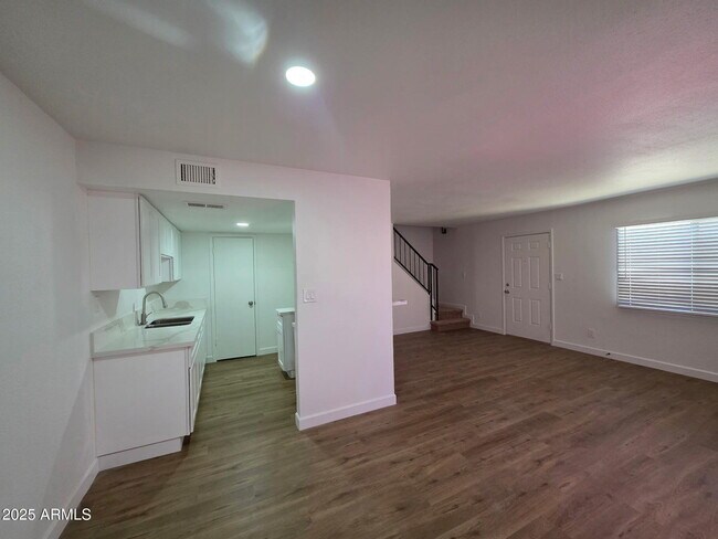 Building Photo - 4023 S 44th Way